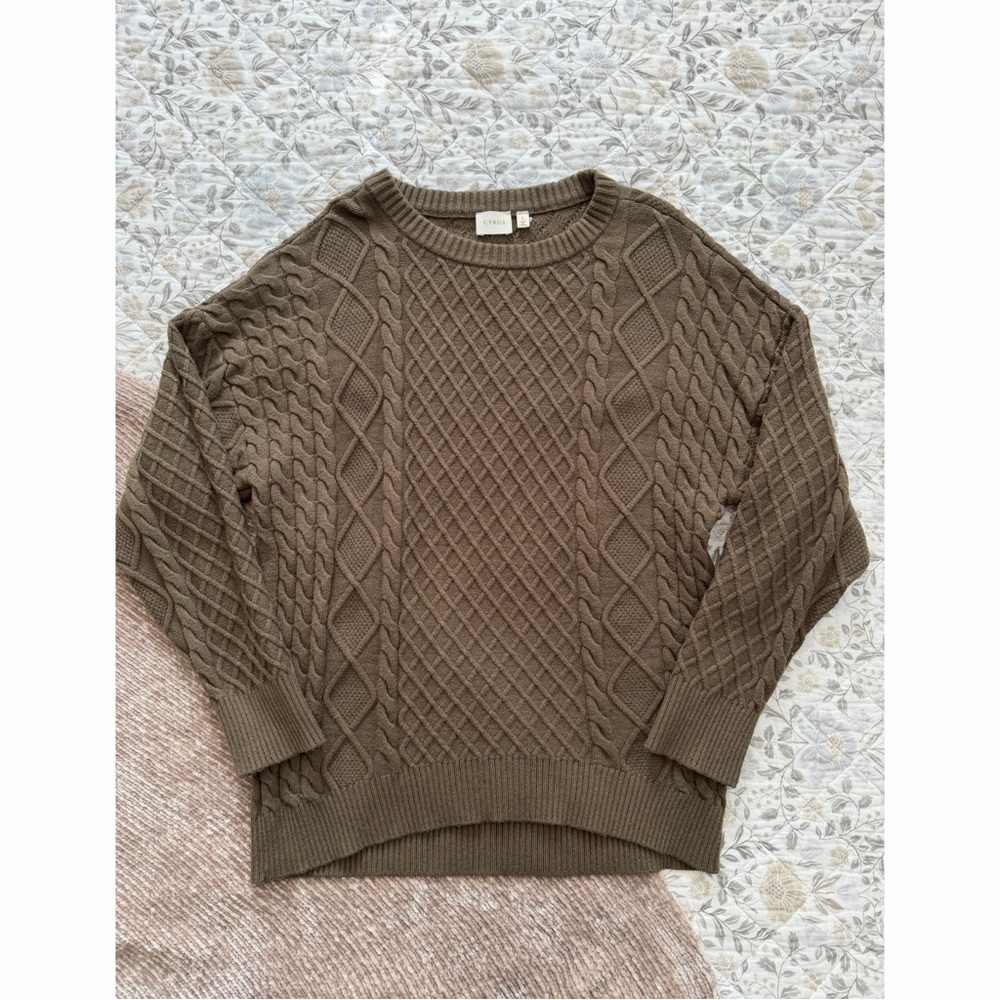 Cyrus The Diamond Cable Crewneck - L - EUC!